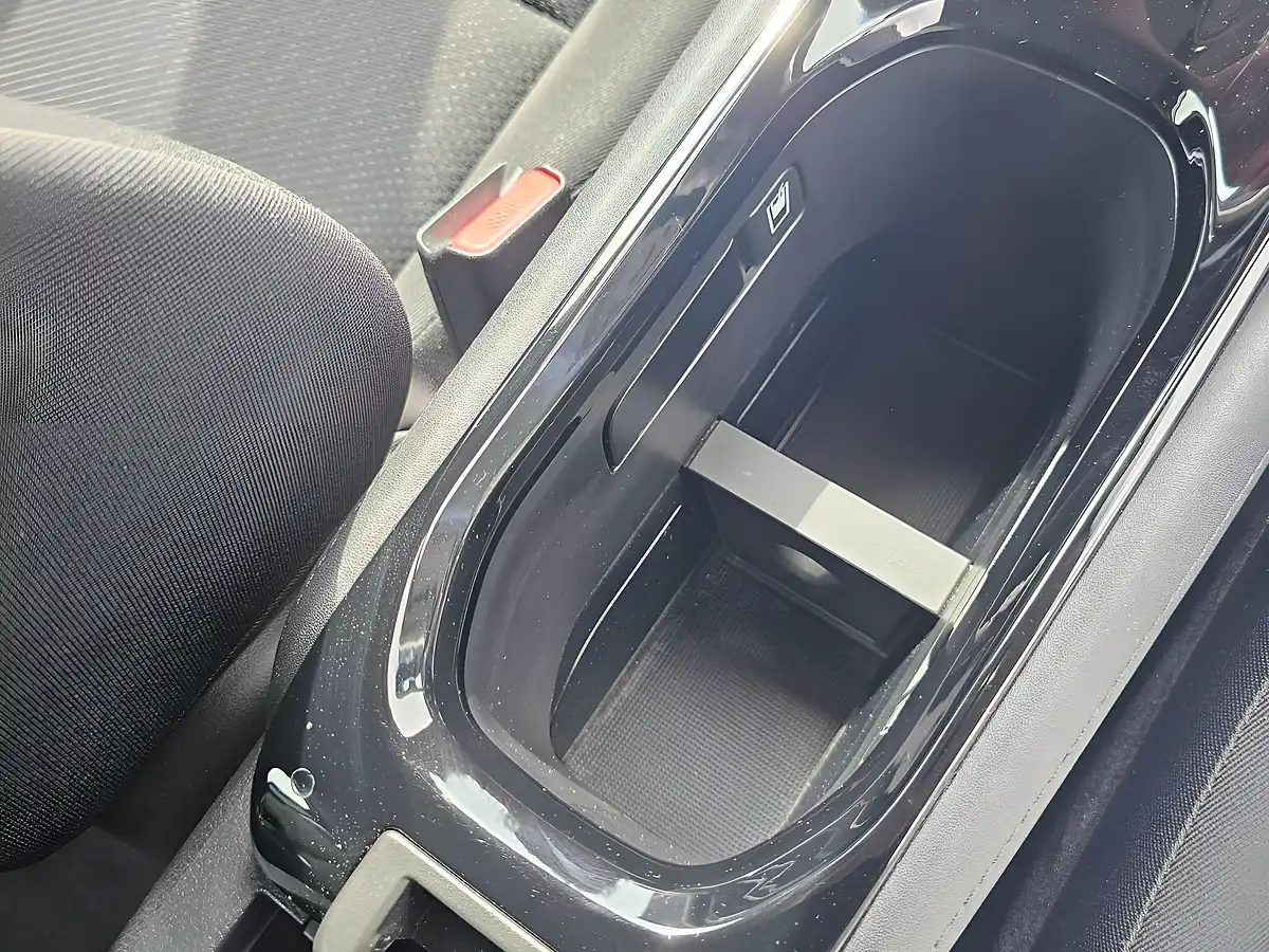 Used 2018 Honda Hr-V Se Black - Interior and Exterior details 15