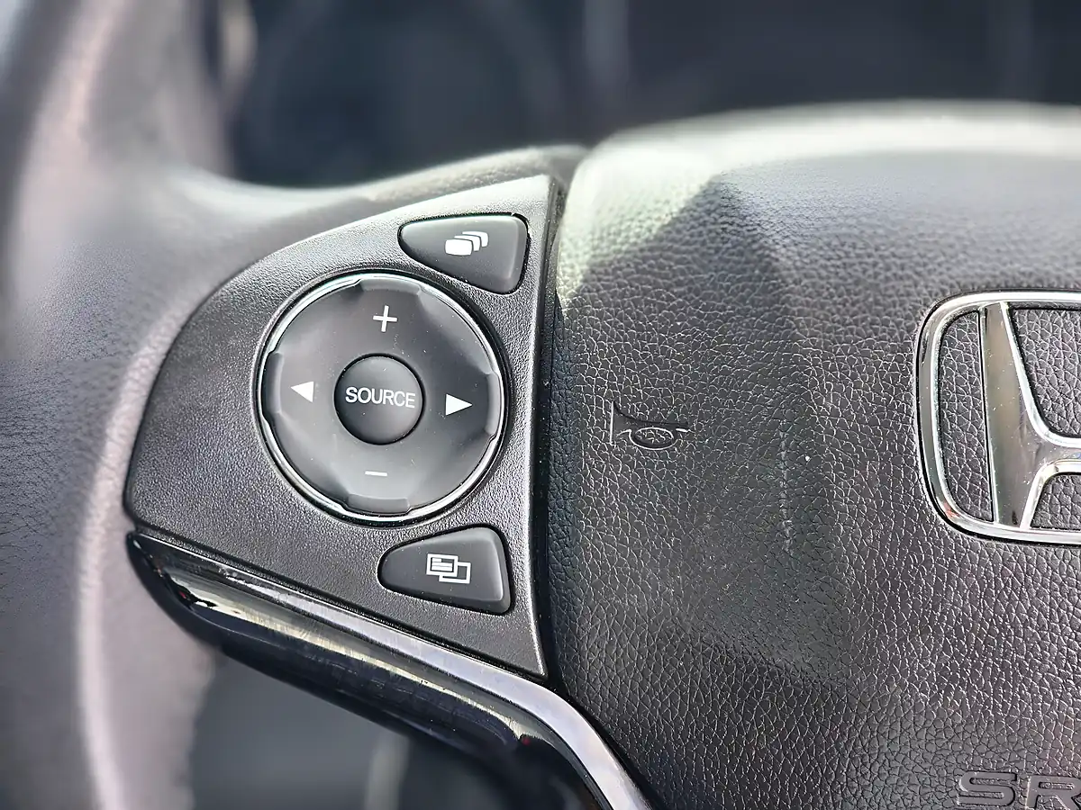 Used 2018 Honda Hr-V Se Black - Interior and Exterior details 16