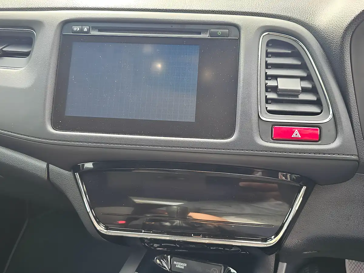 Used 2018 Honda Hr-V Se Black - Interior and Exterior details 18