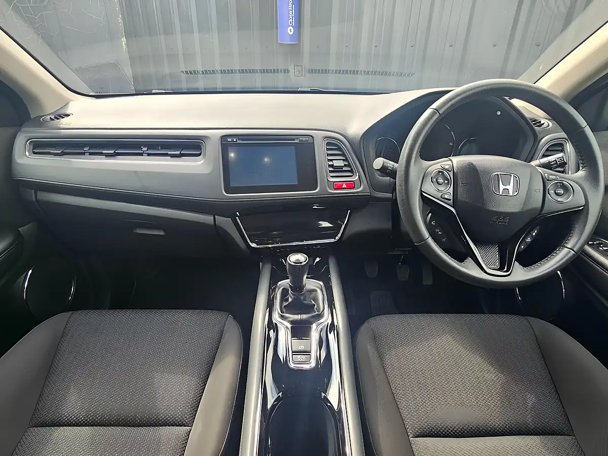 Used 2018 Honda Hr-V Se Black - Interior and Exterior details 3