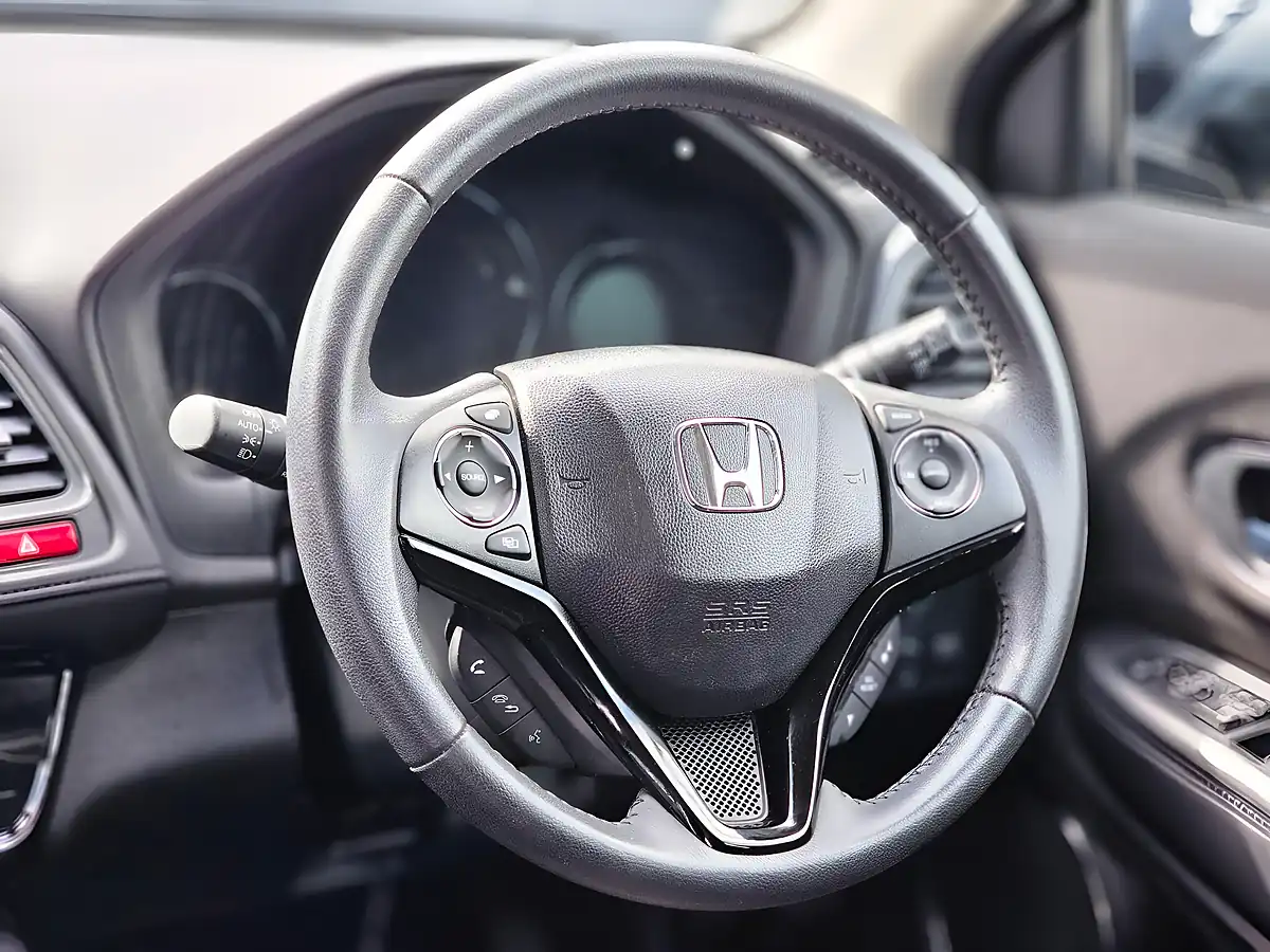 Used 2018 Honda Hr-V Se Black - Interior and Exterior details 4