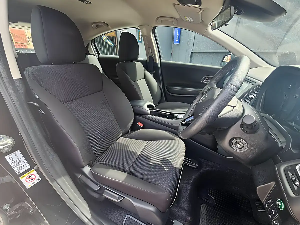 Used 2018 Honda Hr-V Se Black - Interior and Exterior details 6