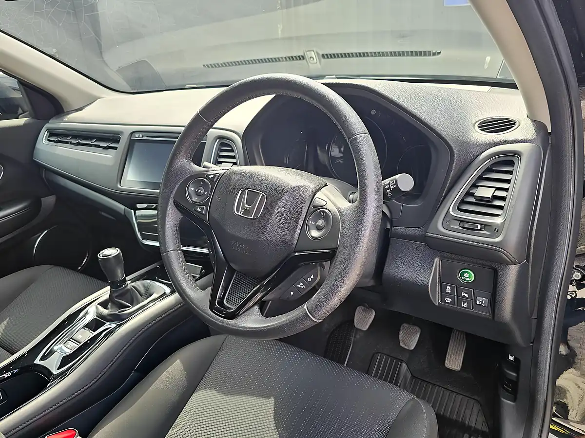 Used 2018 Honda Hr-V Se Black - Interior and Exterior details 7