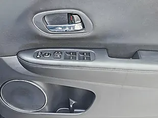 Used 2018 Honda Hr-V Se Black - Interior and Exterior details 8