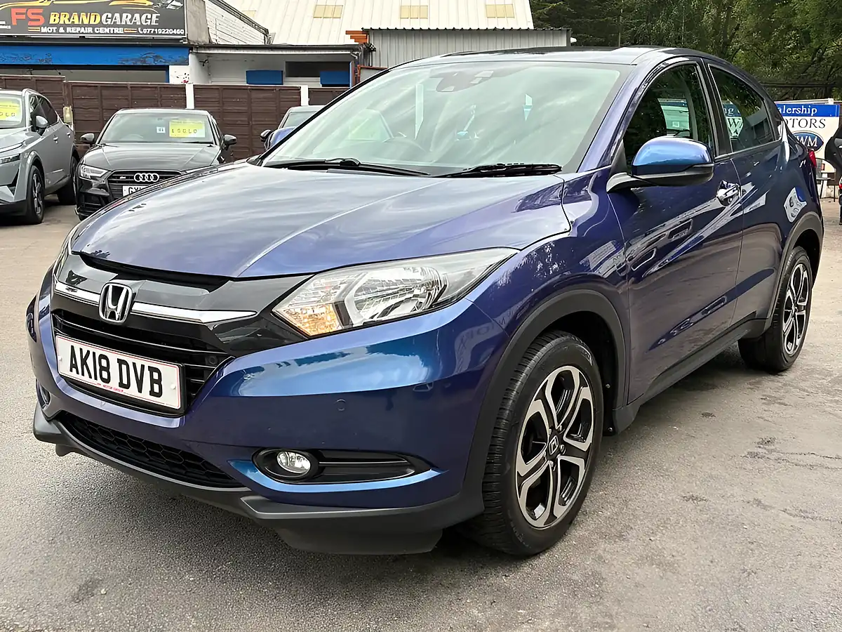 Used 2018 Honda Hr-V Se Blue - Interior and Exterior details 12