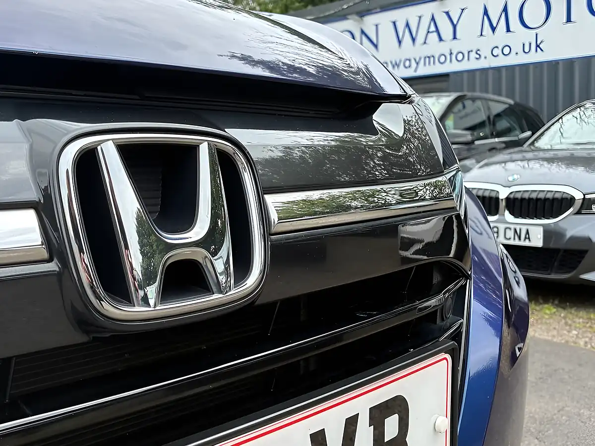 Used 2018 Honda Hr-V Se Blue - Interior and Exterior details 3