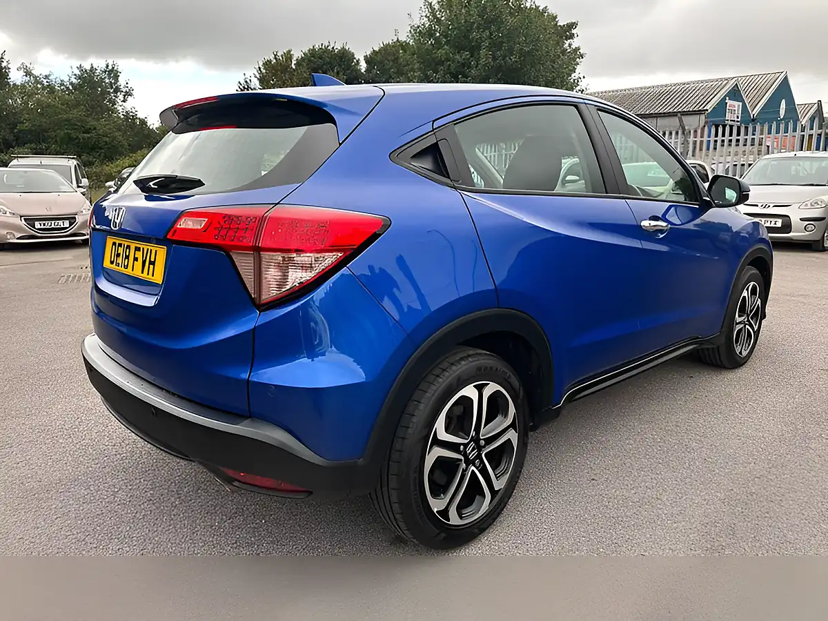 Used 2018 Honda Hr-V Se Blue - Interior and Exterior details 11