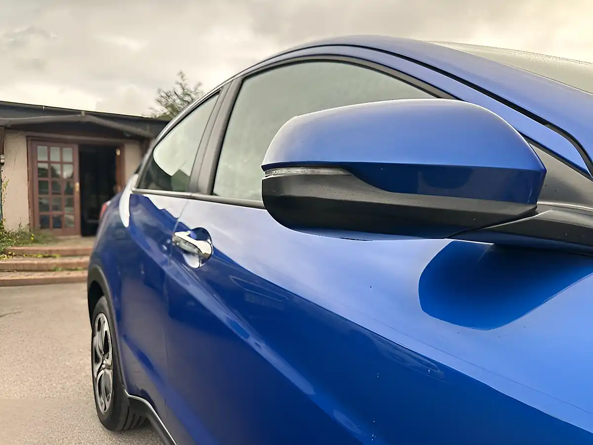 Used 2018 Honda Hr-V Se Blue - Interior and Exterior details 12