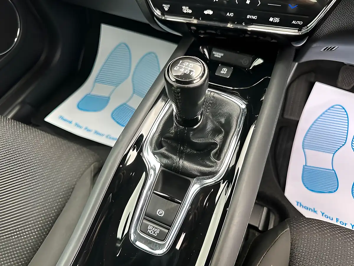 Used 2018 Honda Hr-V Se Blue - Interior and Exterior details 16