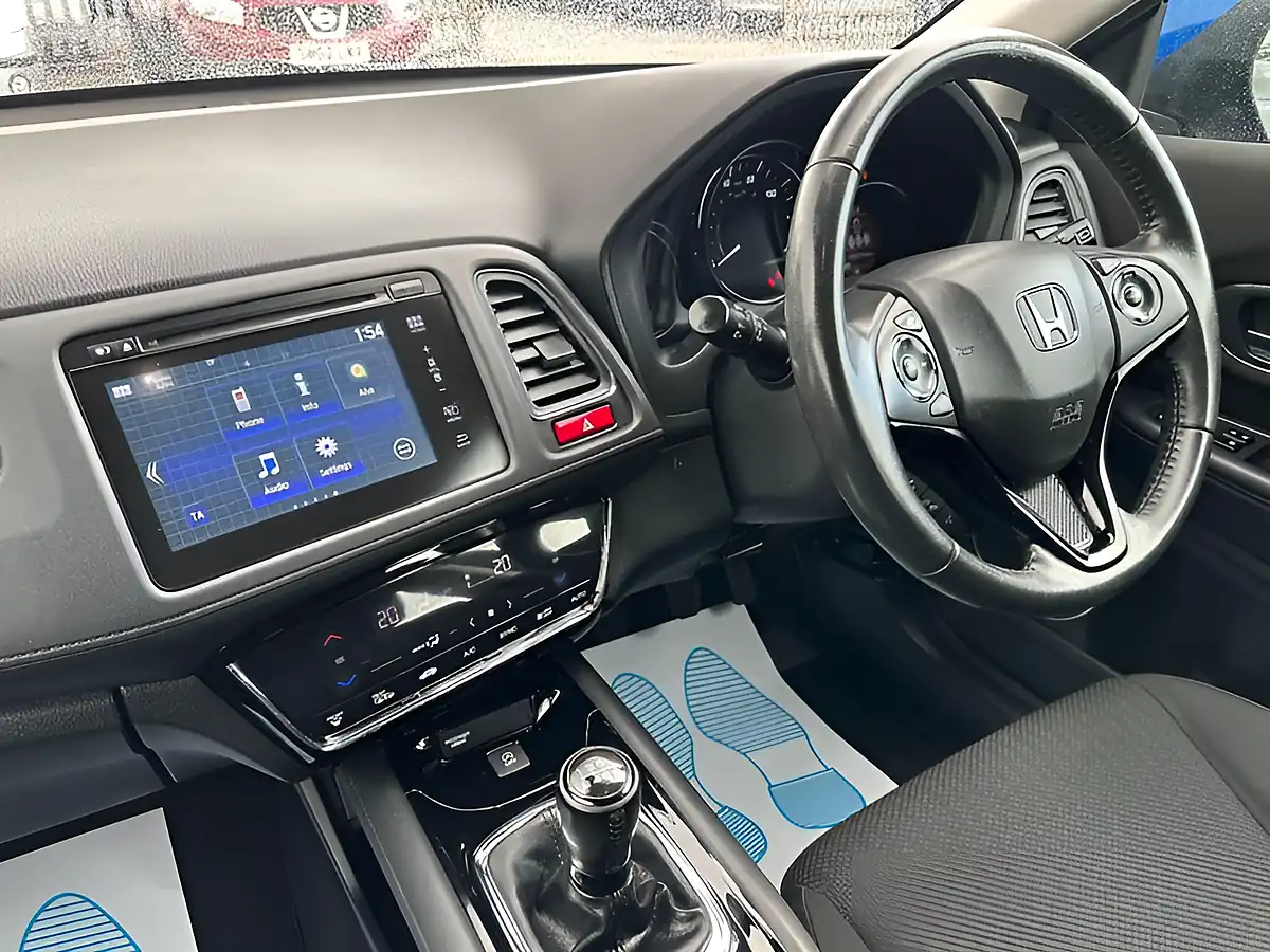 Used 2018 Honda Hr-V Se Blue - Interior and Exterior details 19