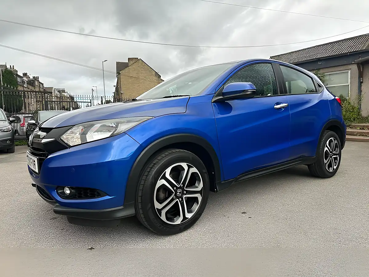 Used 2018 Honda Hr-V Se Blue - Interior and Exterior details 5