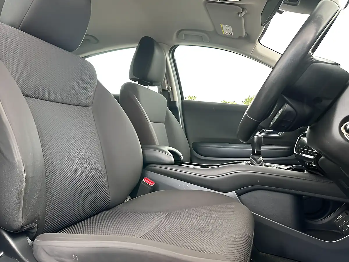 Used 2018 Honda Hr-V Se Blue - Interior and Exterior details 6