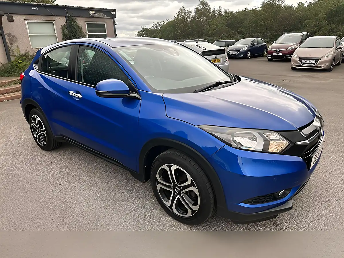 Used 2018 Honda Hr-V Se Blue - Interior and Exterior details 9