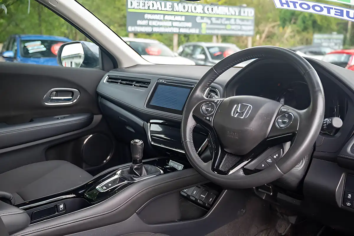 Used 2018 Honda Hr-V Se Modern Steel - Interior and Exterior details 2
