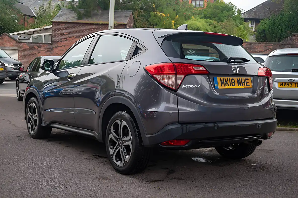 Used 2018 Honda Hr-V Se Modern Steel - Interior and Exterior details 6