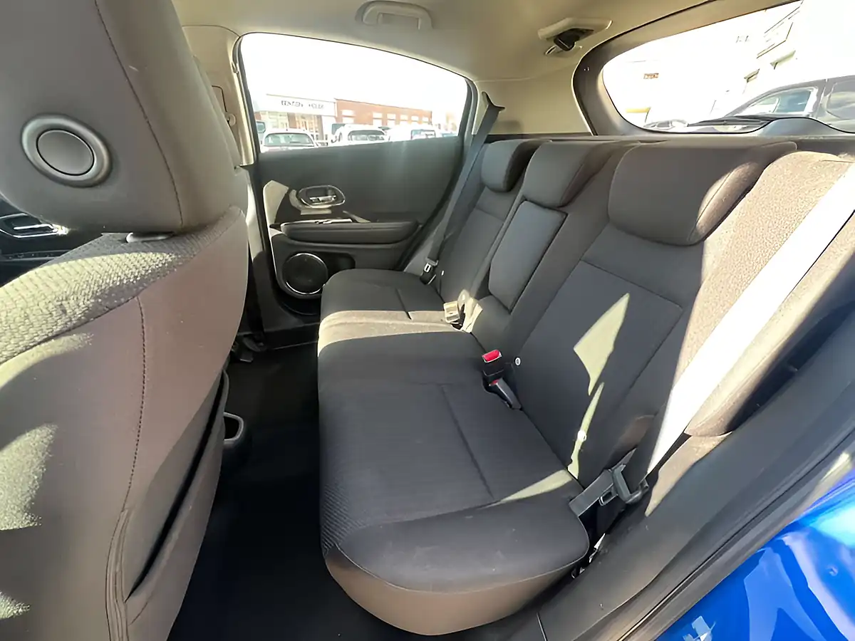 Used 2018 Honda Hr-V Se Navi Blue - Interior and Exterior details 12