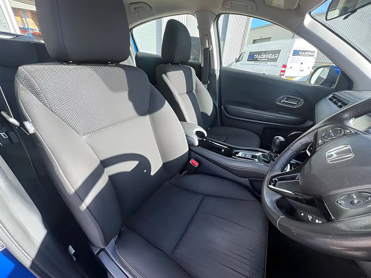 Used 2018 Honda Hr-V Se Navi Blue - Interior and Exterior details 19