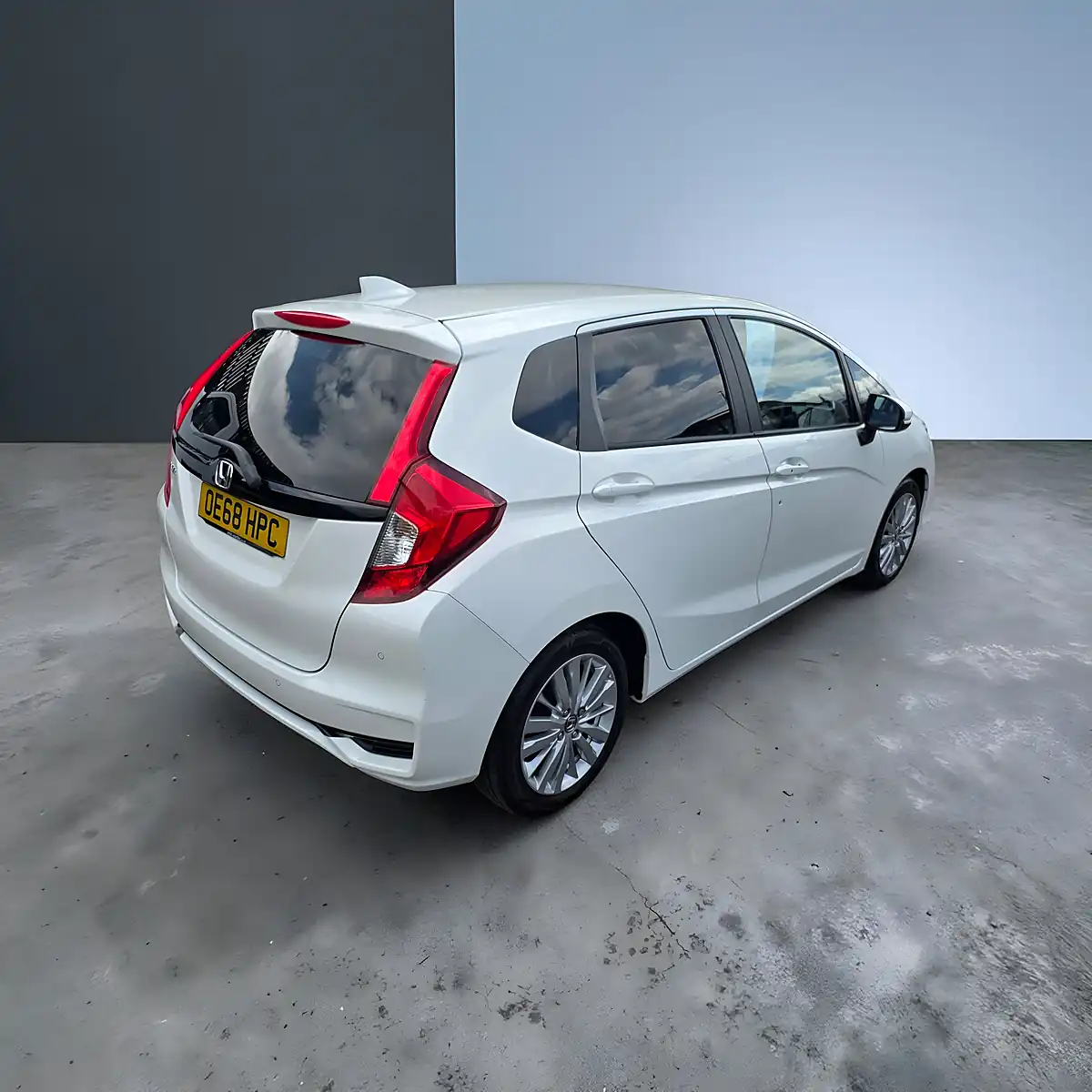 Used 2018 Honda Jazz Ex Navigation Alpine White - Interior and Exterior details 2