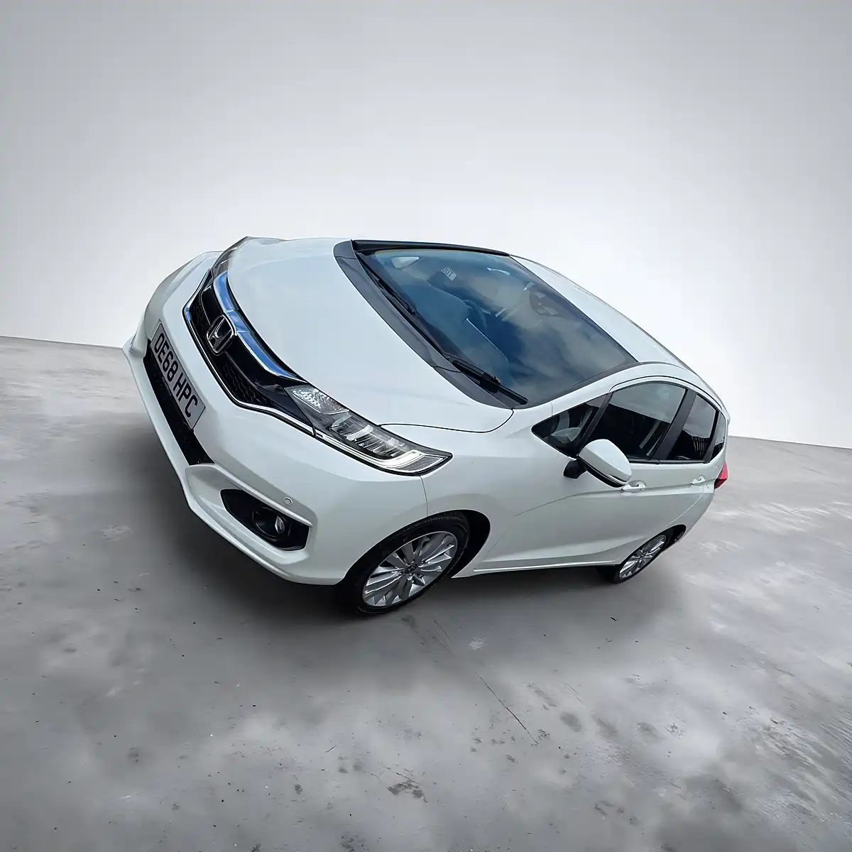 Used 2018 Honda Jazz Ex Navigation Alpine White - Interior and Exterior details 6