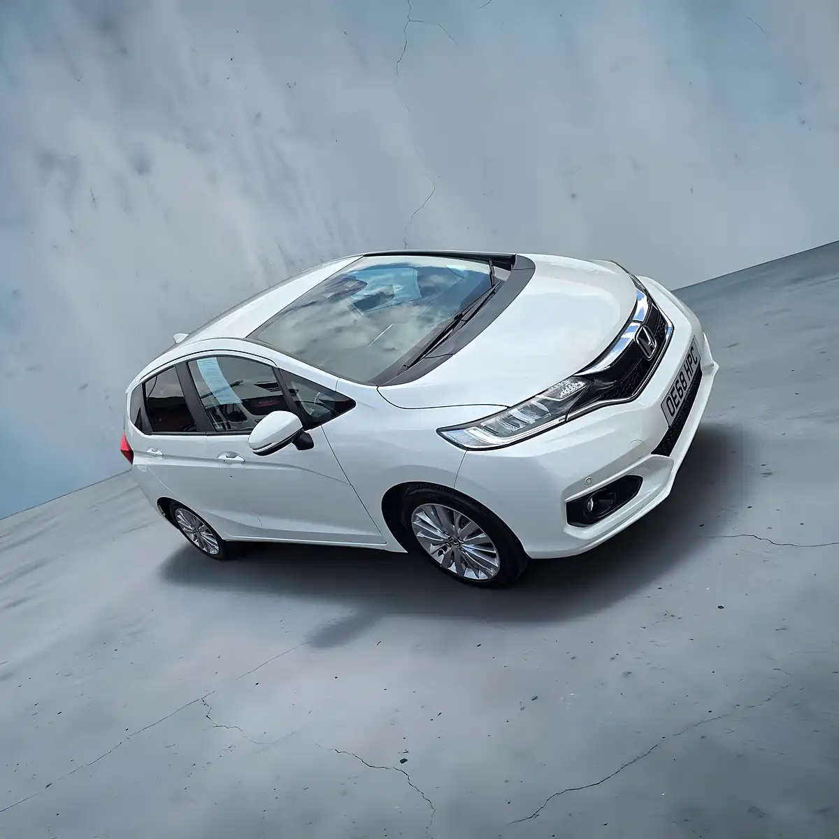 Used 2018 Honda Jazz Ex Navigation Alpine White - Interior and Exterior details 8