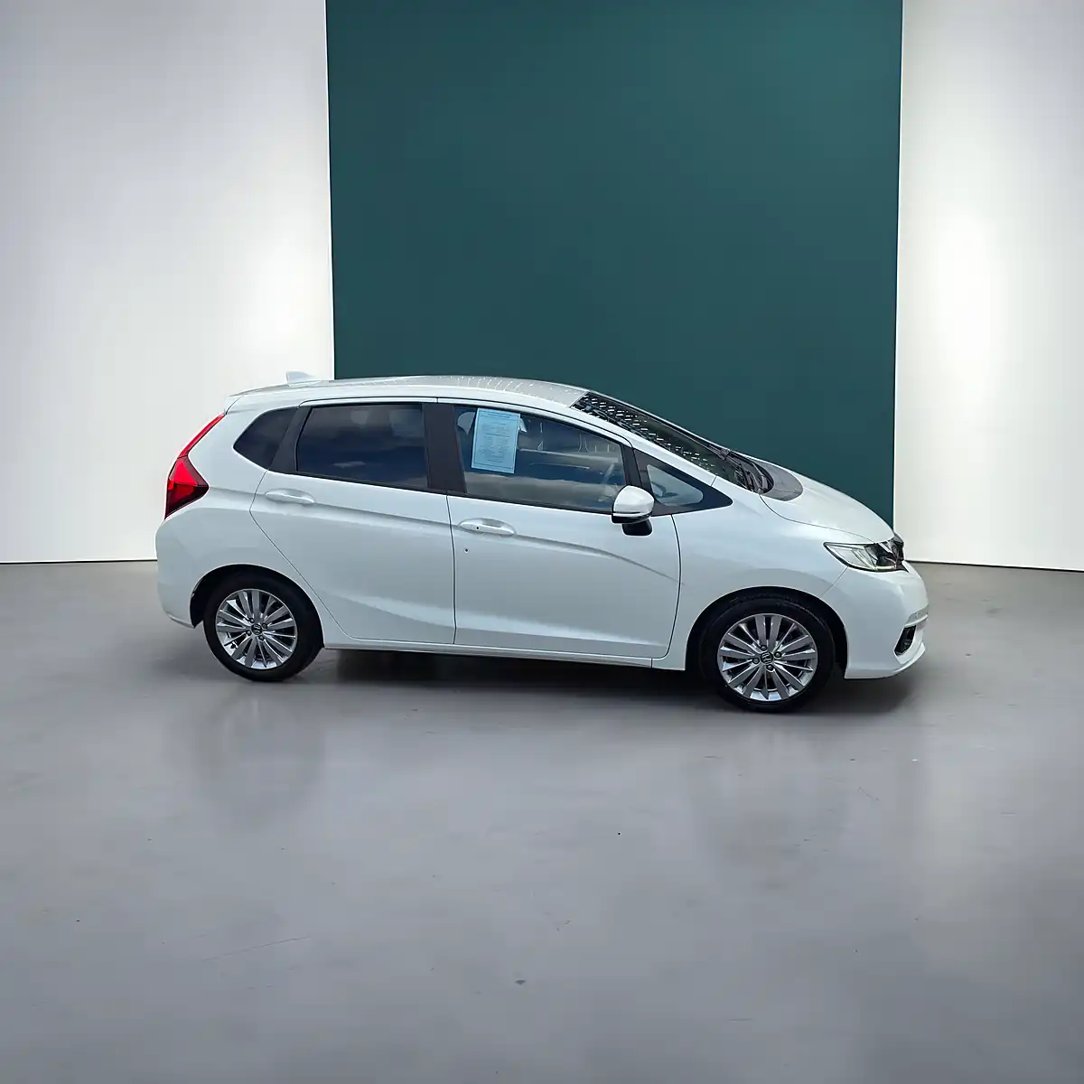 Used 2018 Honda Jazz Ex Navigation Alpine White - Interior and Exterior details 9