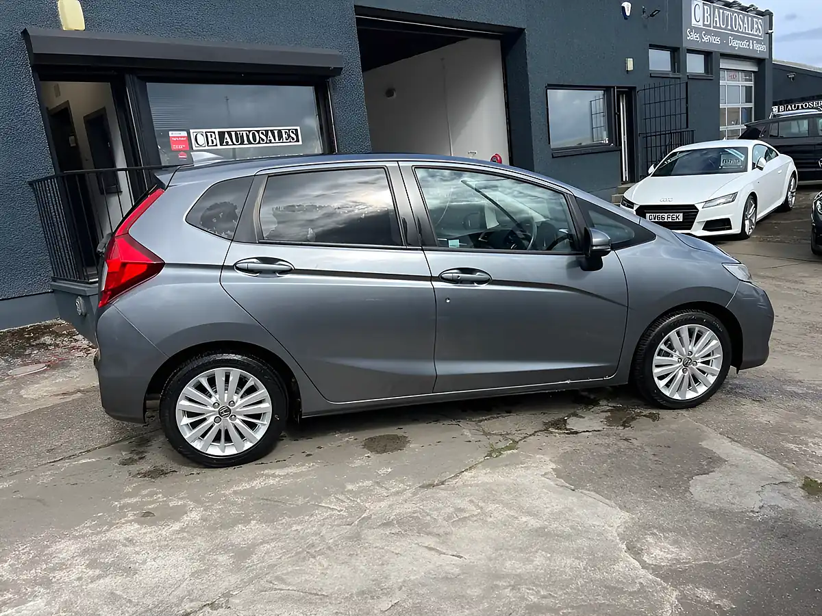 Used 2018 Honda Jazz Ex Shining Grey - Interior and Exterior details 4