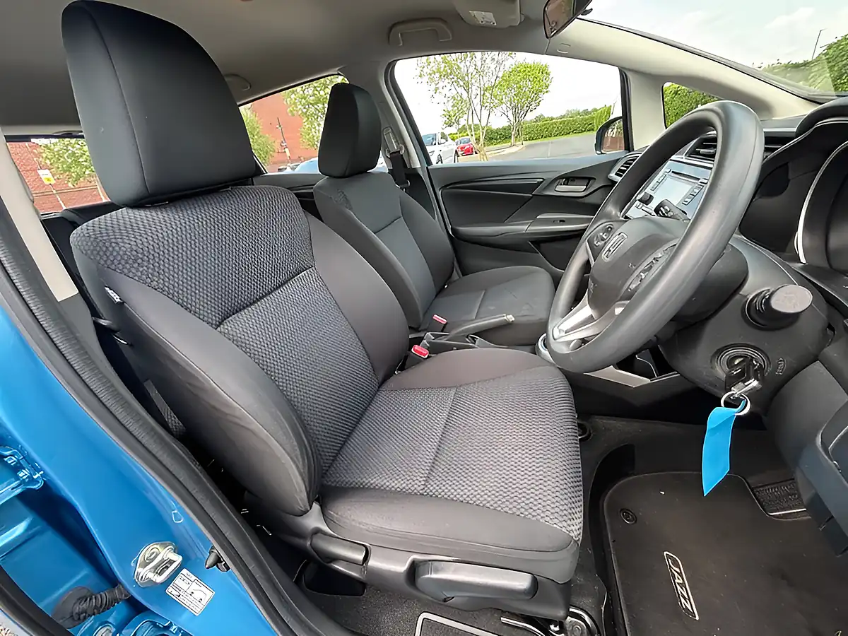 Used 2018 Honda Jazz S Electric Blue - Interior and Exterior details 15