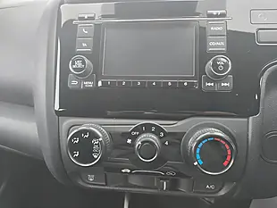 Used 2018 Honda Jazz S Silver - Interior and Exterior details 13
