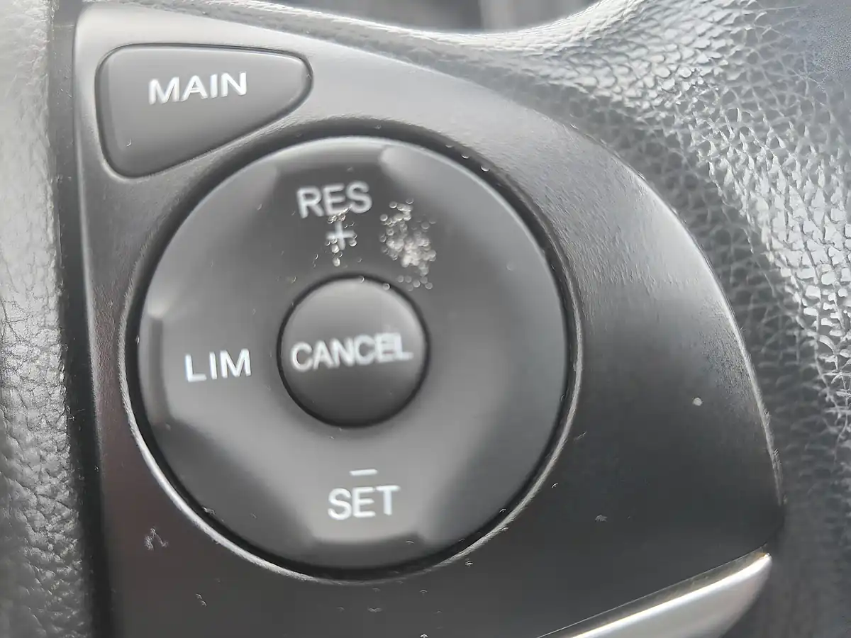 Used 2018 Honda Jazz S Silver - Interior and Exterior details 14