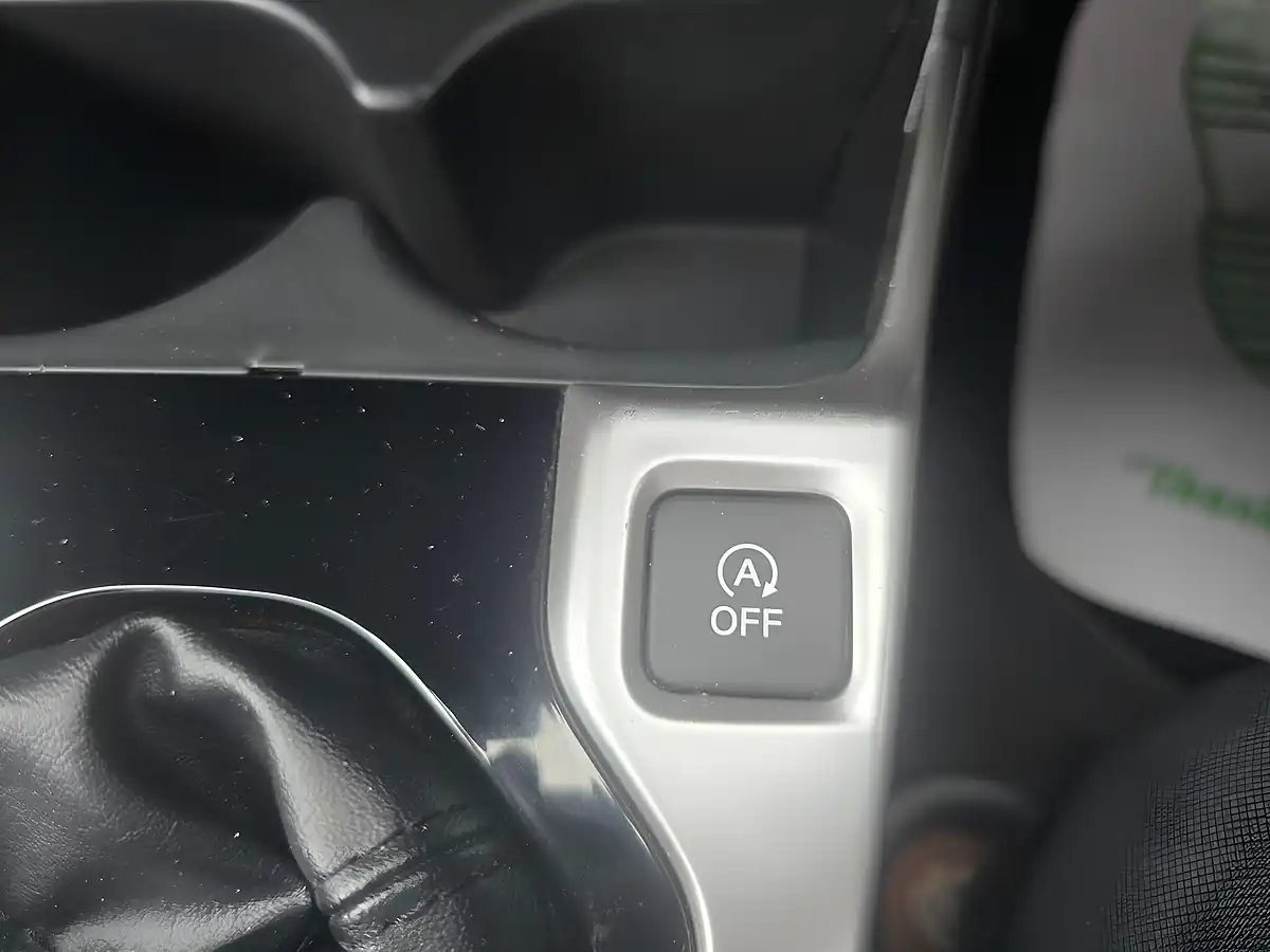 Used 2018 Honda Jazz S Silver - Interior and Exterior details 16