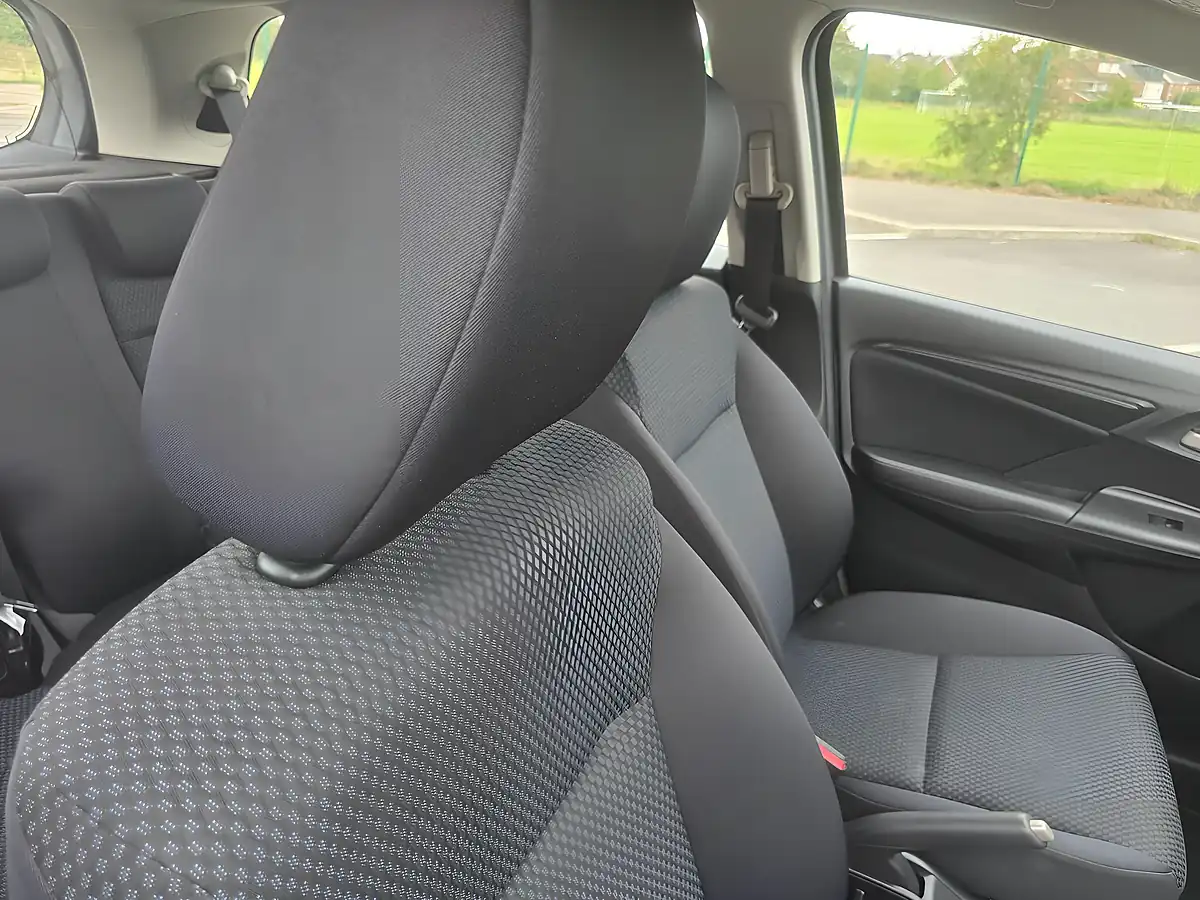 Used 2018 Honda Jazz S Silver - Interior and Exterior details 19