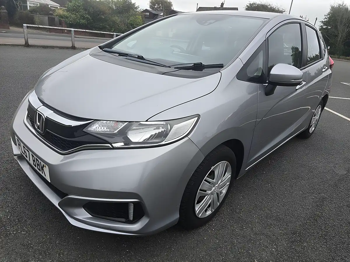 Used 2018 Honda Jazz S Silver - Interior and Exterior details 3