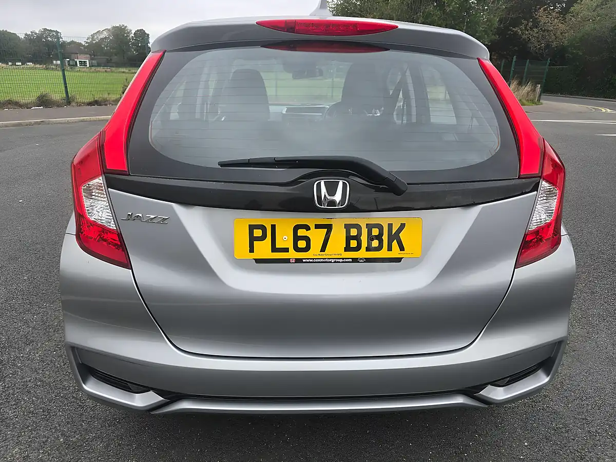 Used 2018 Honda Jazz S Silver - Interior and Exterior details 6