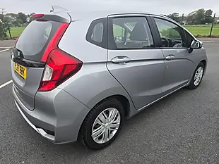 Used 2018 Honda Jazz S Silver - Interior and Exterior details 7