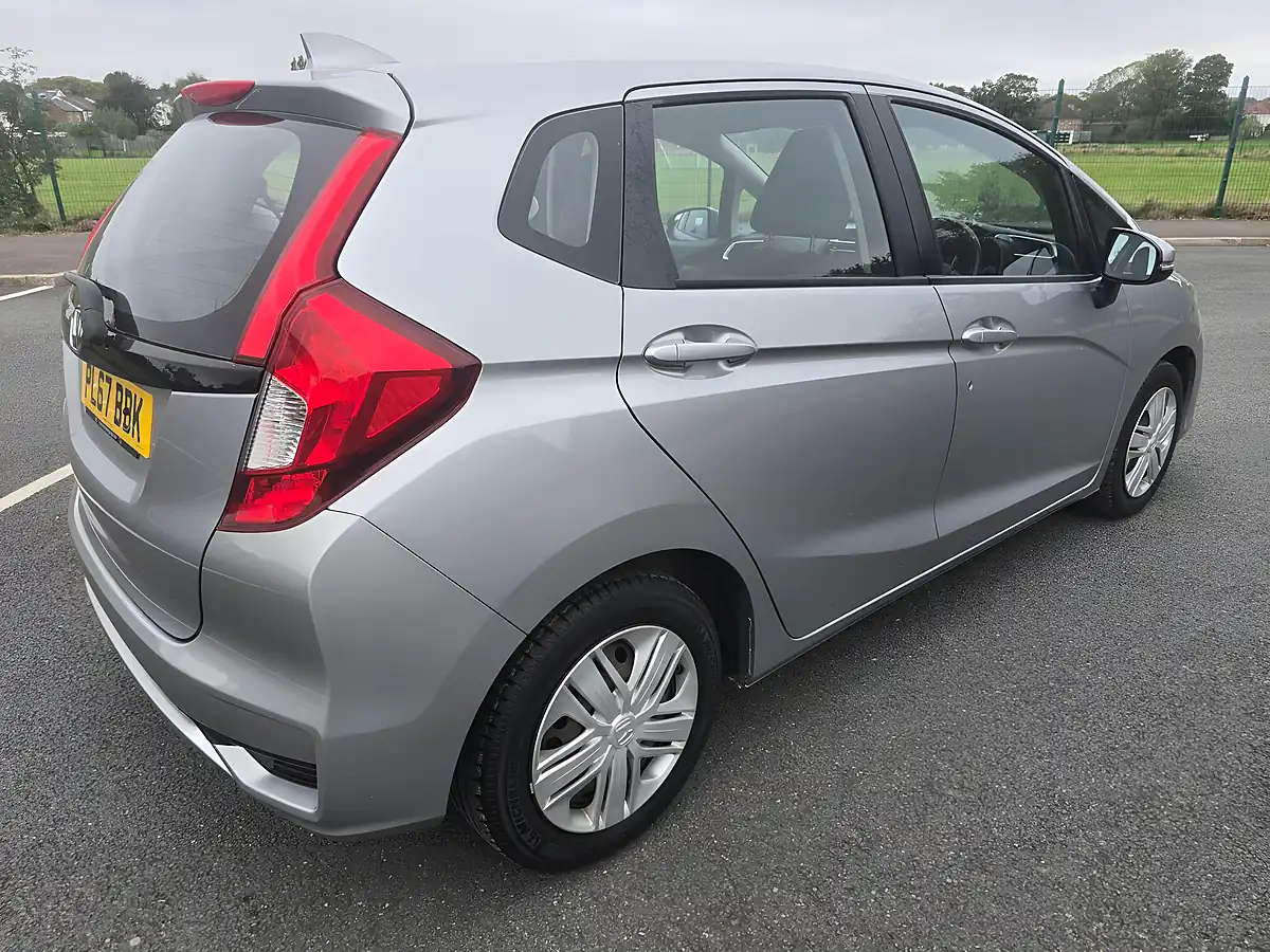 Used 2018 Honda Jazz S Silver - Interior and Exterior details 7