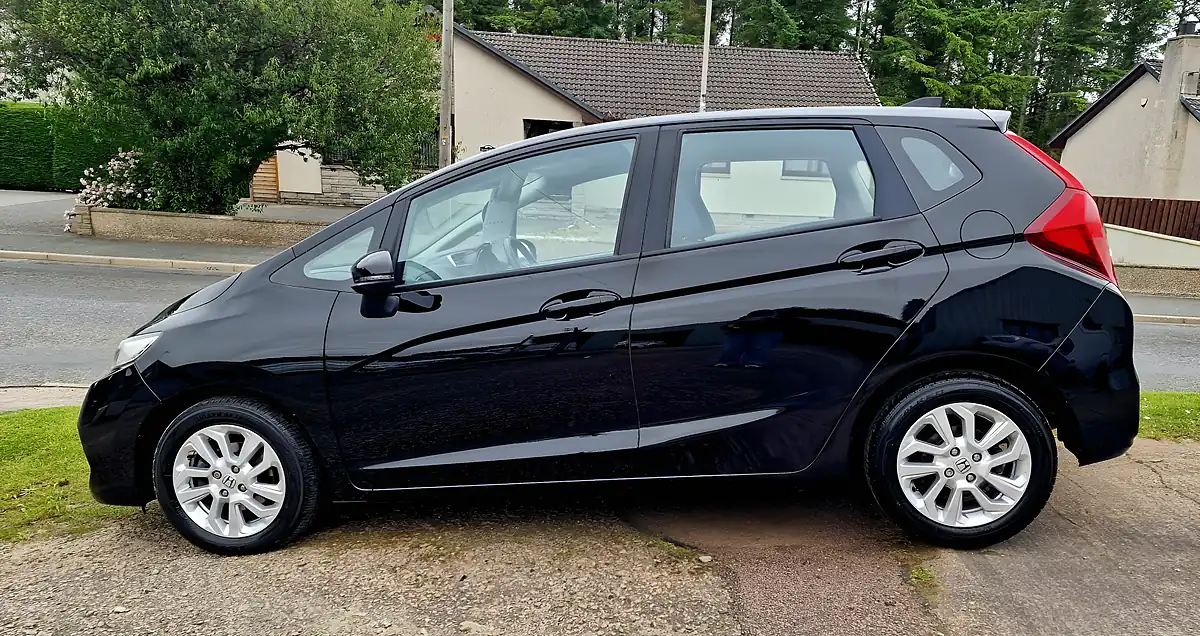 Used 2018 Honda Jazz Se Black - Interior and Exterior details 2