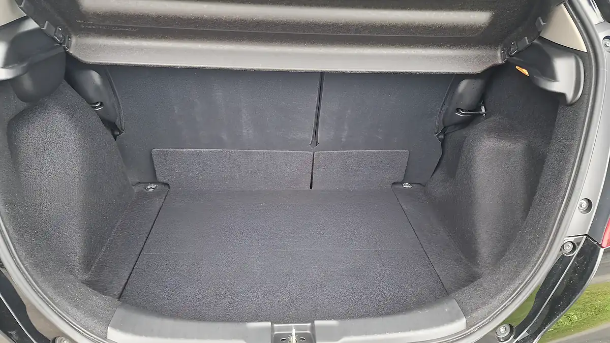 Used 2018 Honda Jazz Se Black - Interior and Exterior details 8