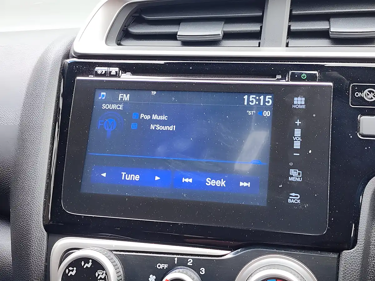 Used 2018 Honda Jazz Se Blue - Interior and Exterior details 10