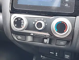 Used 2018 Honda Jazz Se Blue - Interior and Exterior details 11