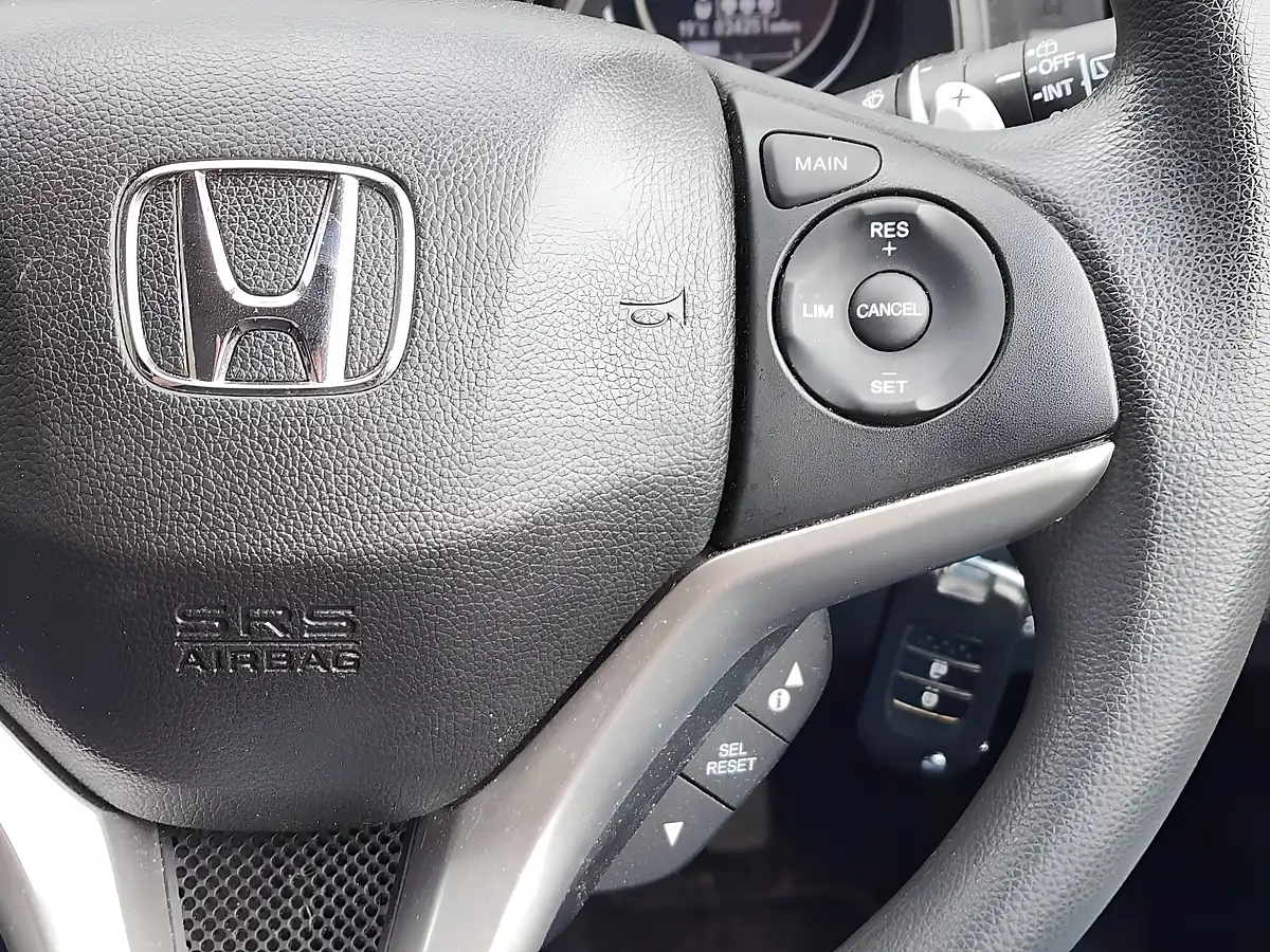 Used 2018 Honda Jazz Se Blue - Interior and Exterior details 15
