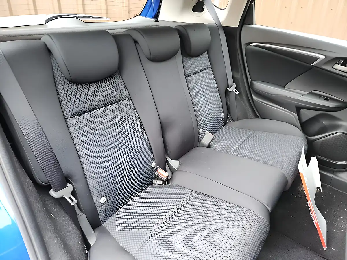 Used 2018 Honda Jazz Se Blue - Interior and Exterior details 18