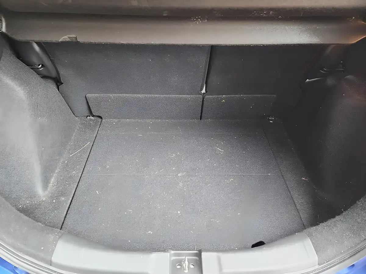 Used 2018 Honda Jazz Se Blue - Interior and Exterior details 19