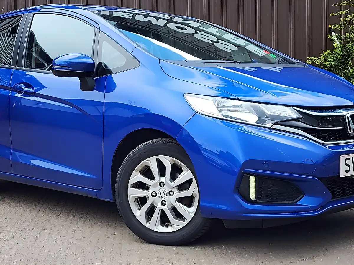 Used 2018 Honda Jazz Se Blue - Interior and Exterior details 2