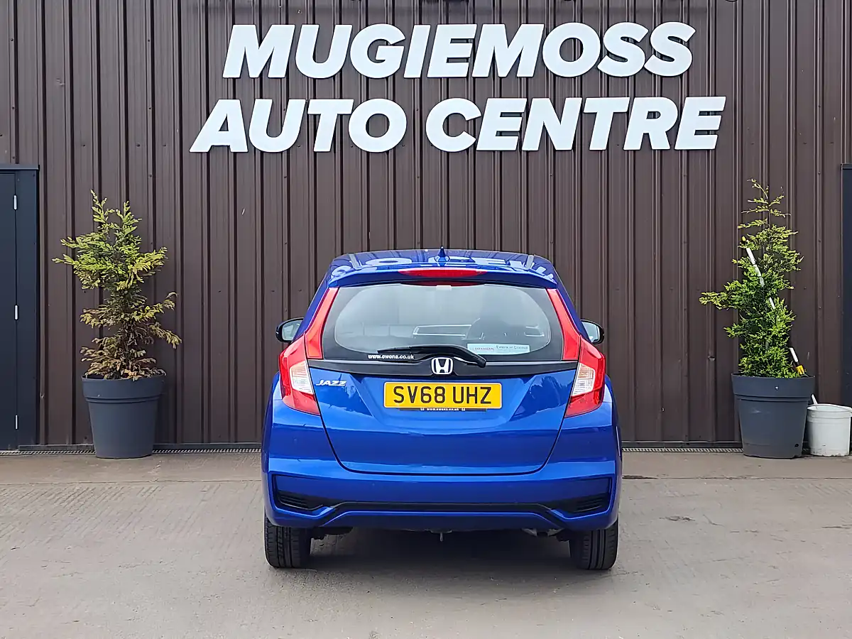 Used 2018 Honda Jazz Se Blue - Interior and Exterior details 5