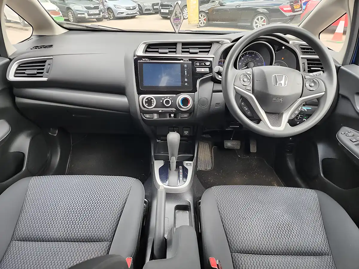 Used 2018 Honda Jazz Se Blue - Interior and Exterior details 7