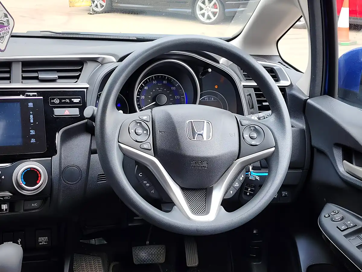 Used 2018 Honda Jazz Se Blue - Interior and Exterior details 8