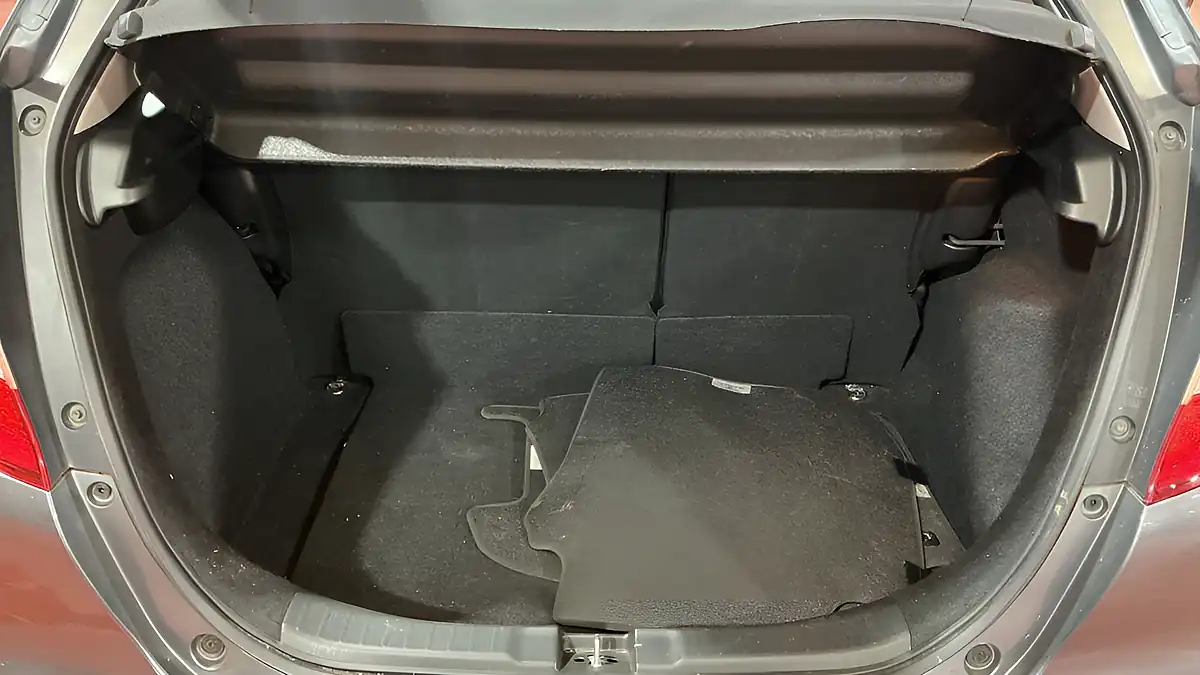 Used 2018 Honda Jazz Se Grey - Interior and Exterior details 11