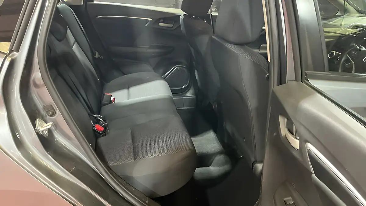 Used 2018 Honda Jazz Se Grey - Interior and Exterior details 12