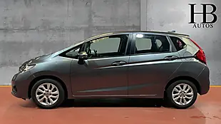 Used 2018 Honda Jazz Se Grey - Interior and Exterior details 7
