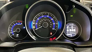 Used 2018 Honda Jazz Se Grey - Interior and Exterior details 9